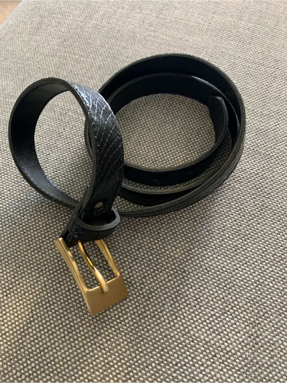 Black vinyl snakeskin belt 32”